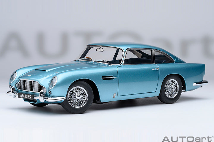 AUTOart Aston Martin DB5 Caribbean Pearl Blue 1:18