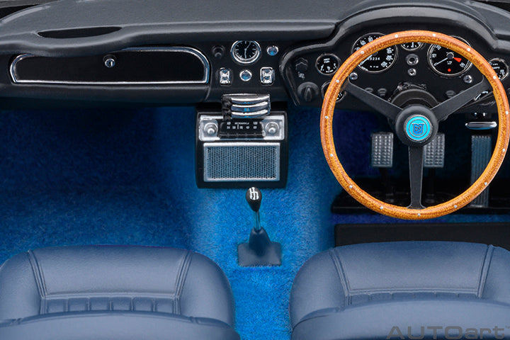 AUTOart Aston Martin DB5 Caribbean Pearl Blue 1:18
