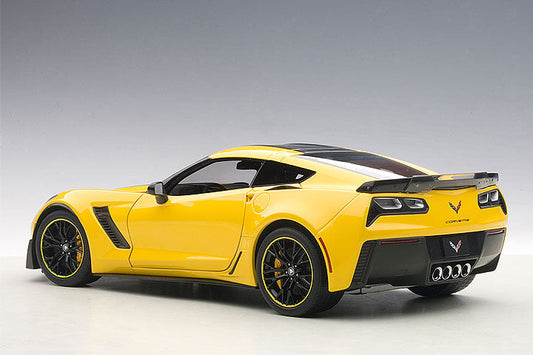 STM Diecast AUTOart Chevrolet Corvette C7 Z06 C7R Edition, Corvette Racing Yellow 1:18 - View 2