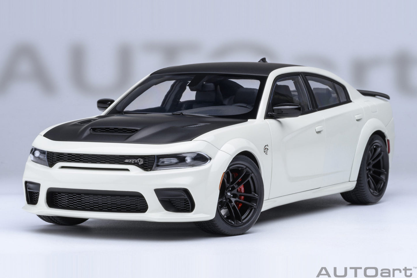 AUTOart Dodge Charger SRT Hellcat Redeye Jailbreak Knuckle White 1:18