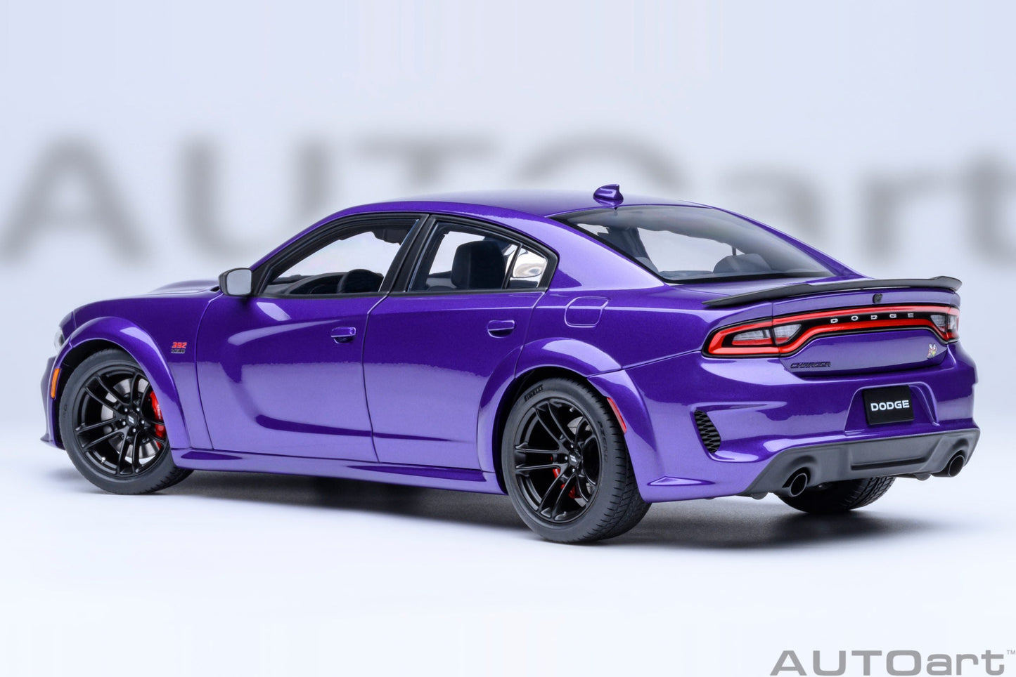 AUTOart Dodge Charger R/T Scat Pack Widebody Plum Crazy Purple 1:18