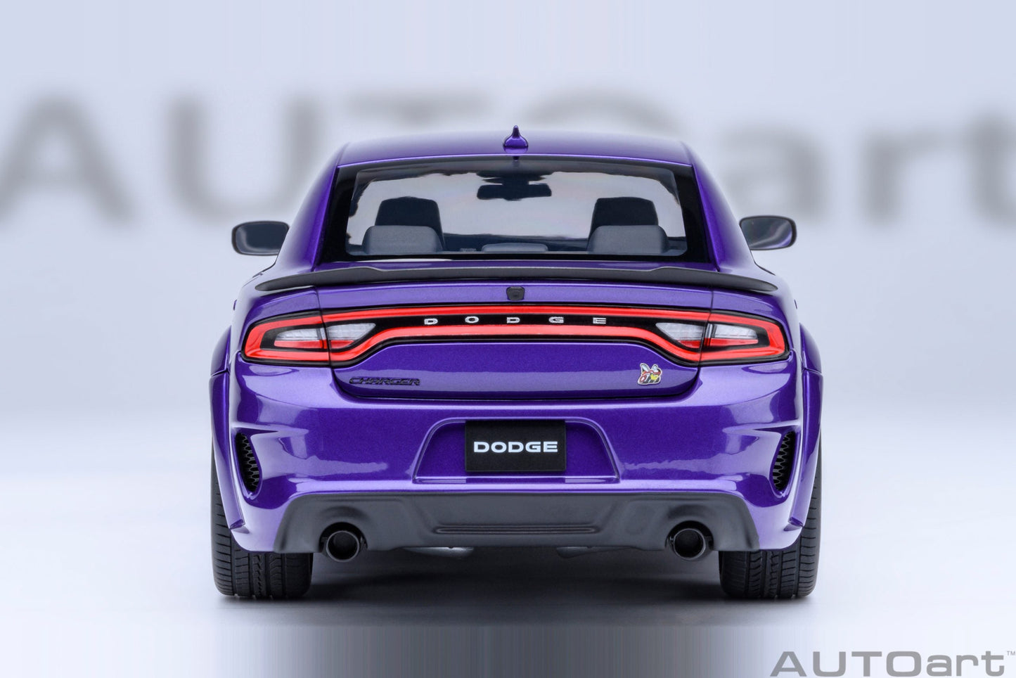AUTOart Dodge Charger R/T Scat Pack Widebody Plum Crazy Purple 1:18