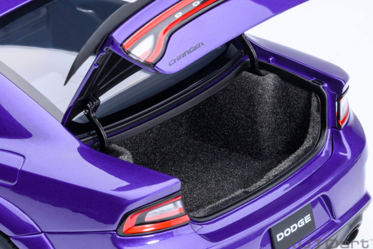 AUTOart Dodge Charger R/T Scat Pack Widebody Plum Crazy Purple 1:18
