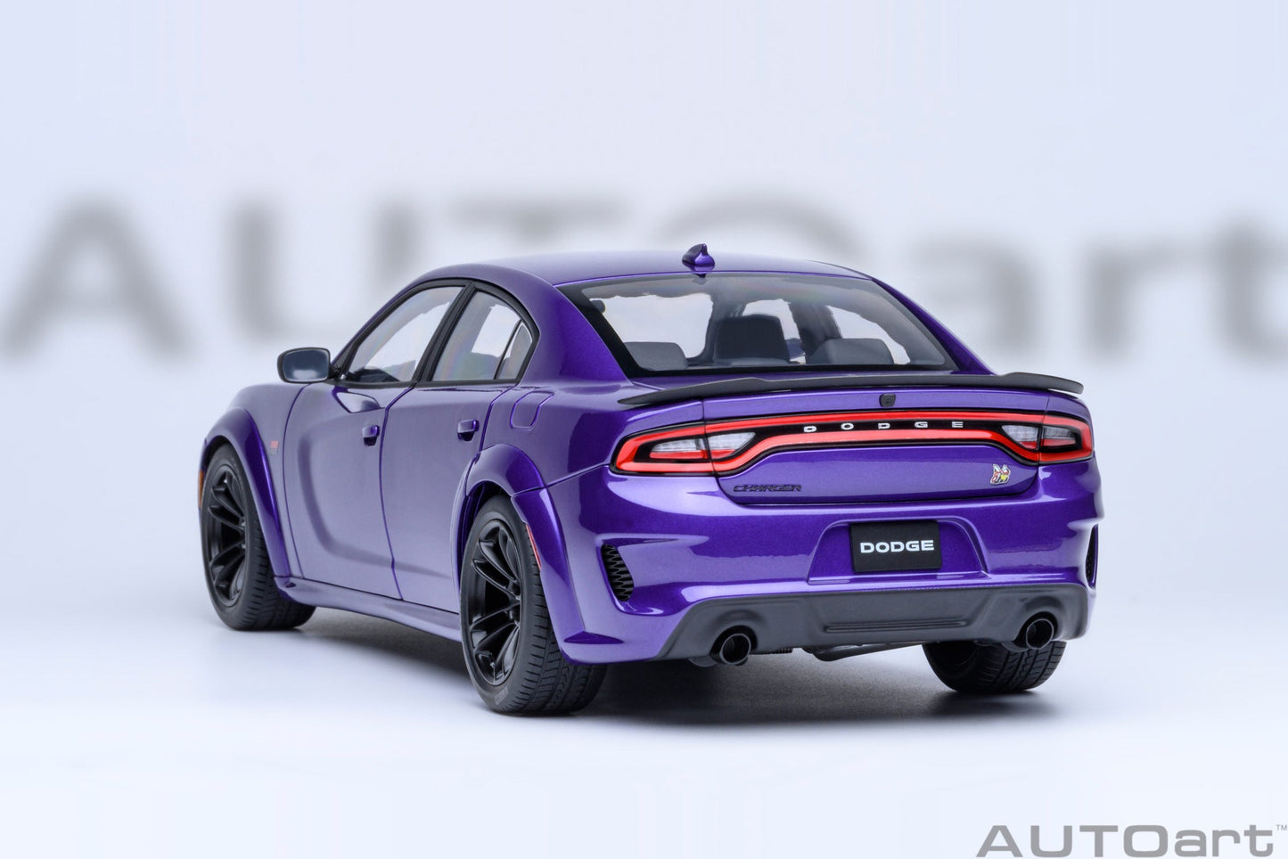AUTOart Dodge Charger R/T Scat Pack Widebody Plum Crazy Purple 1:18