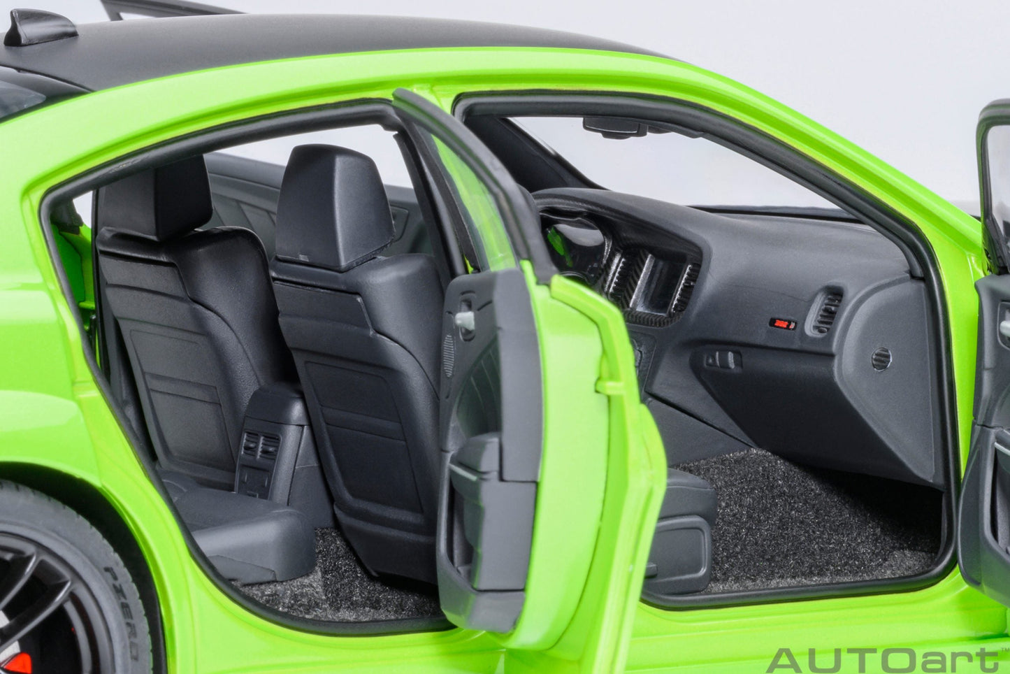 AUTOart Dodge Charger R/T Scat Pack Widebody Sublime Green 1:18