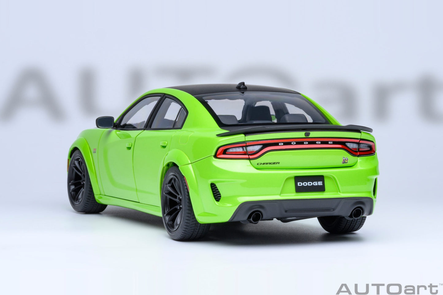 AUTOart Dodge Charger R/T Scat Pack Widebody Sublime Green 1:18