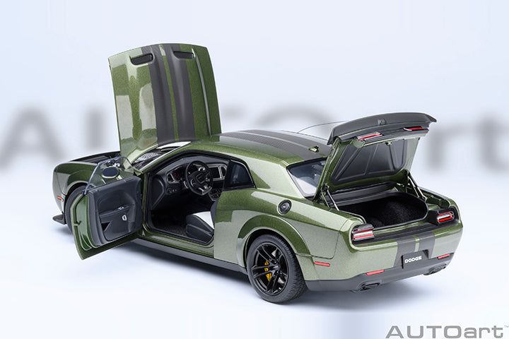 AUTOart 2022 Dodge Challenger SRT Jailbreak F8 Green 1:18