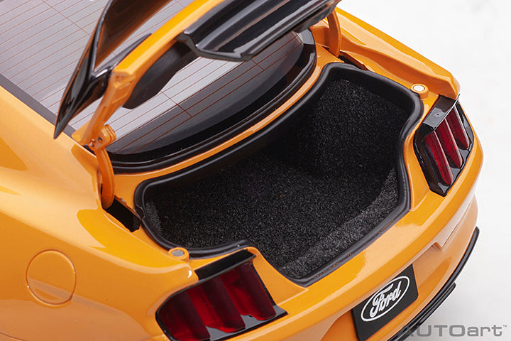 AUTOart Ford Shelby Mustang GT500 Cyber Orange 1:18