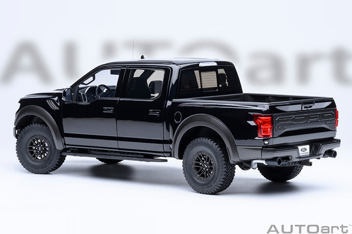 STM Diecast AUTOart 2019 Ford F-150 Raptor Supercrew Agate Black 1:18 - View 2
