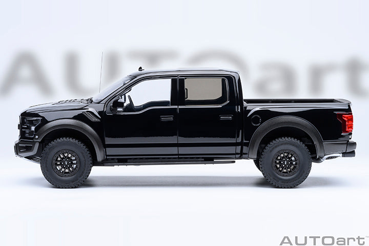 STM Diecast AUTOart 2019 Ford F-150 Raptor Supercrew Agate Black 1:18 - View 3