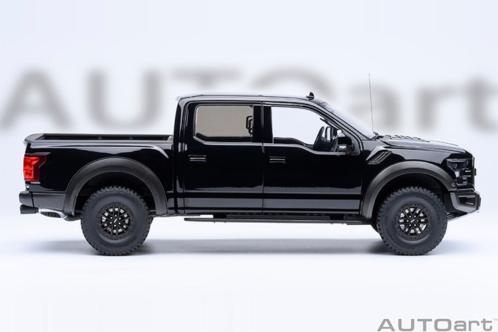 STM Diecast AUTOart 2019 Ford F-150 Raptor Supercrew Agate Black 1:18 - View 4