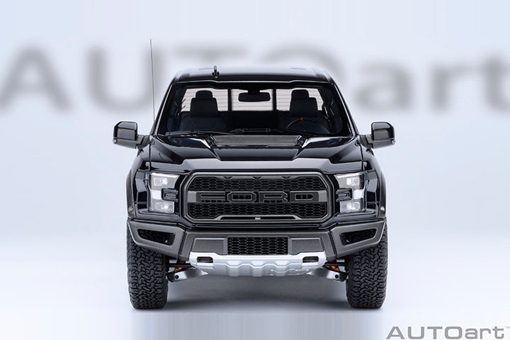 STM Diecast AUTOart 2019 Ford F-150 Raptor Supercrew Agate Black 1:18 - View 5