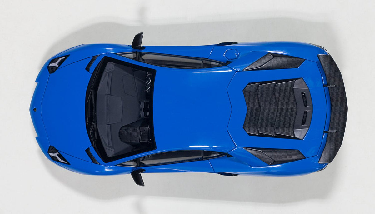 STM Diecast AUTOart 2015 Lamborghini Aventador LP750-4 SV Blu Lemans (Blue) 1:18 - View 7