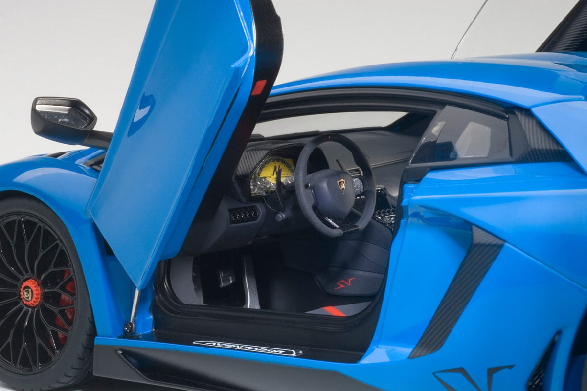 STM Diecast AUTOart 2015 Lamborghini Aventador LP750-4 SV Blu Lemans (Blue) 1:18 - View 9