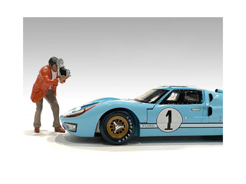 Rapid Vehicles "Race Day 1" Figurine III for 1/18 Scale Models by American Diorama  free shipping...
