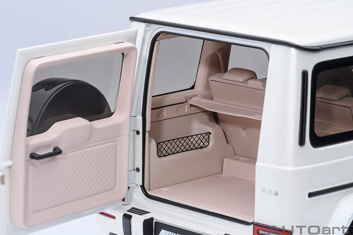 AUTOart 2019 Mercedes-Benz G63 AMG 4x4 G-Class Designo Brilliant White 1:18