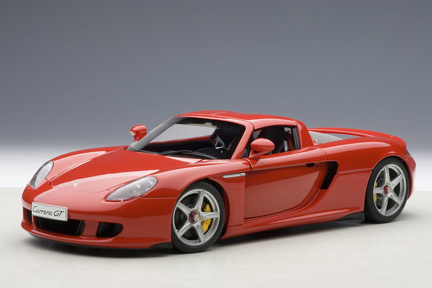 AUTOart Millennium Porsche Carrera GT Guards Red DIECAST 1:18