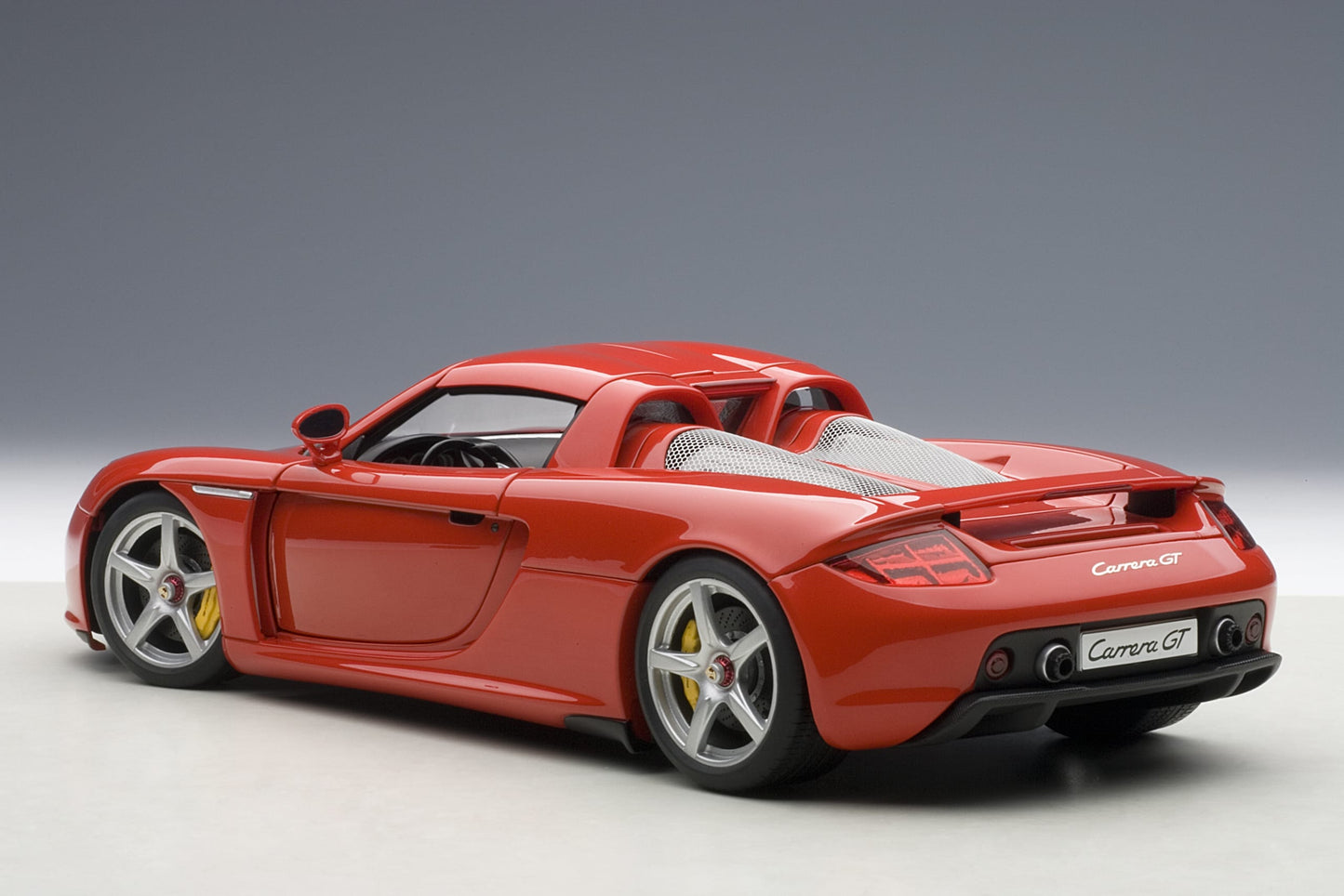 AUTOart Millennium Porsche Carrera GT Guards Red DIECAST 1:18