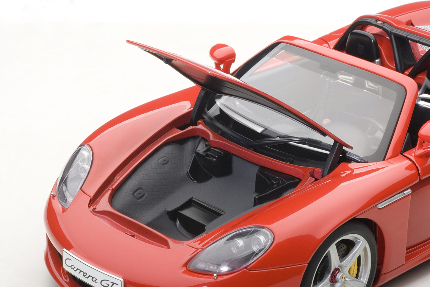 AUTOart Millennium Porsche Carrera GT Guards Red DIECAST 1:18