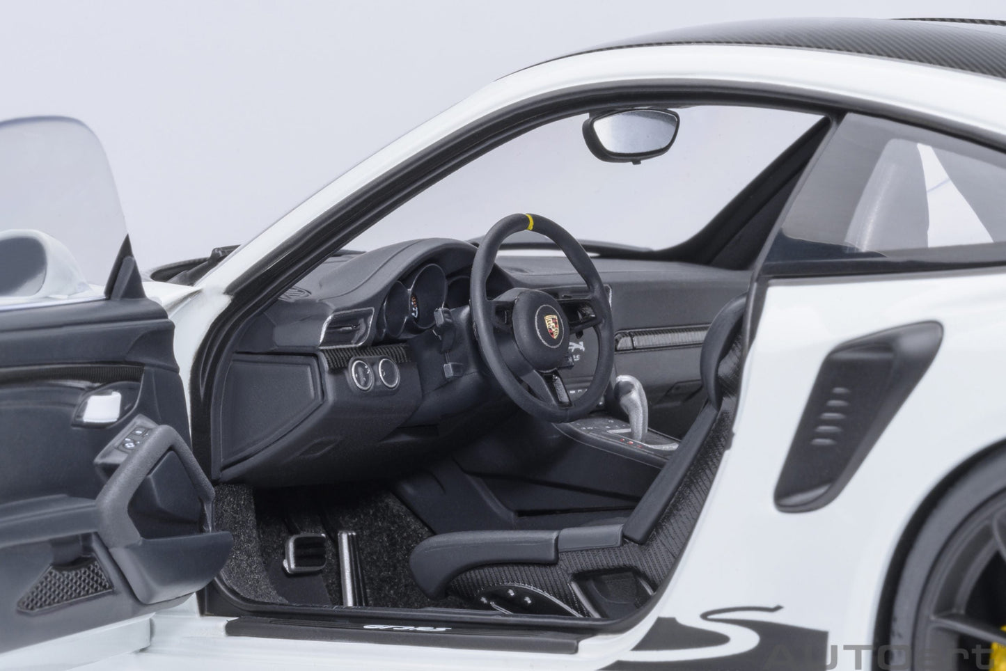 AUTOart Porsche 911 991.2 GT3 RS w/ Weissach Pkg White 1:18