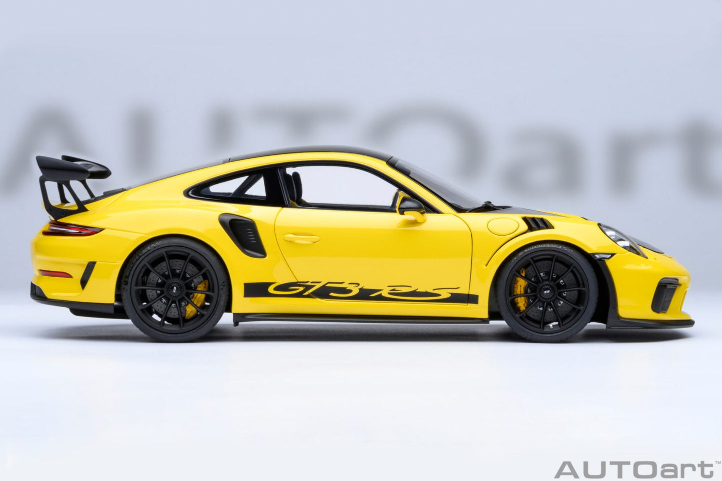 AUTOart Porsche 911 991.2 GT3 RS w/ Weissach Pkg Racing Yellow 1:18