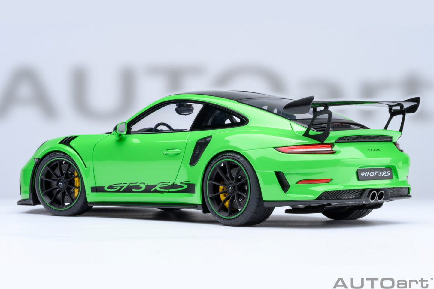 AUTOart Porsche 911 991.2 GT3 RS w/ Weissach Pkg Lizard Green 1:18
