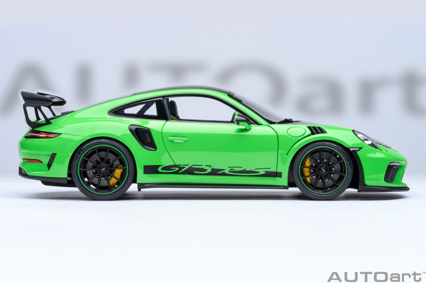 AUTOart Porsche 911 991.2 GT3 RS w/ Weissach Pkg Lizard Green 1:18