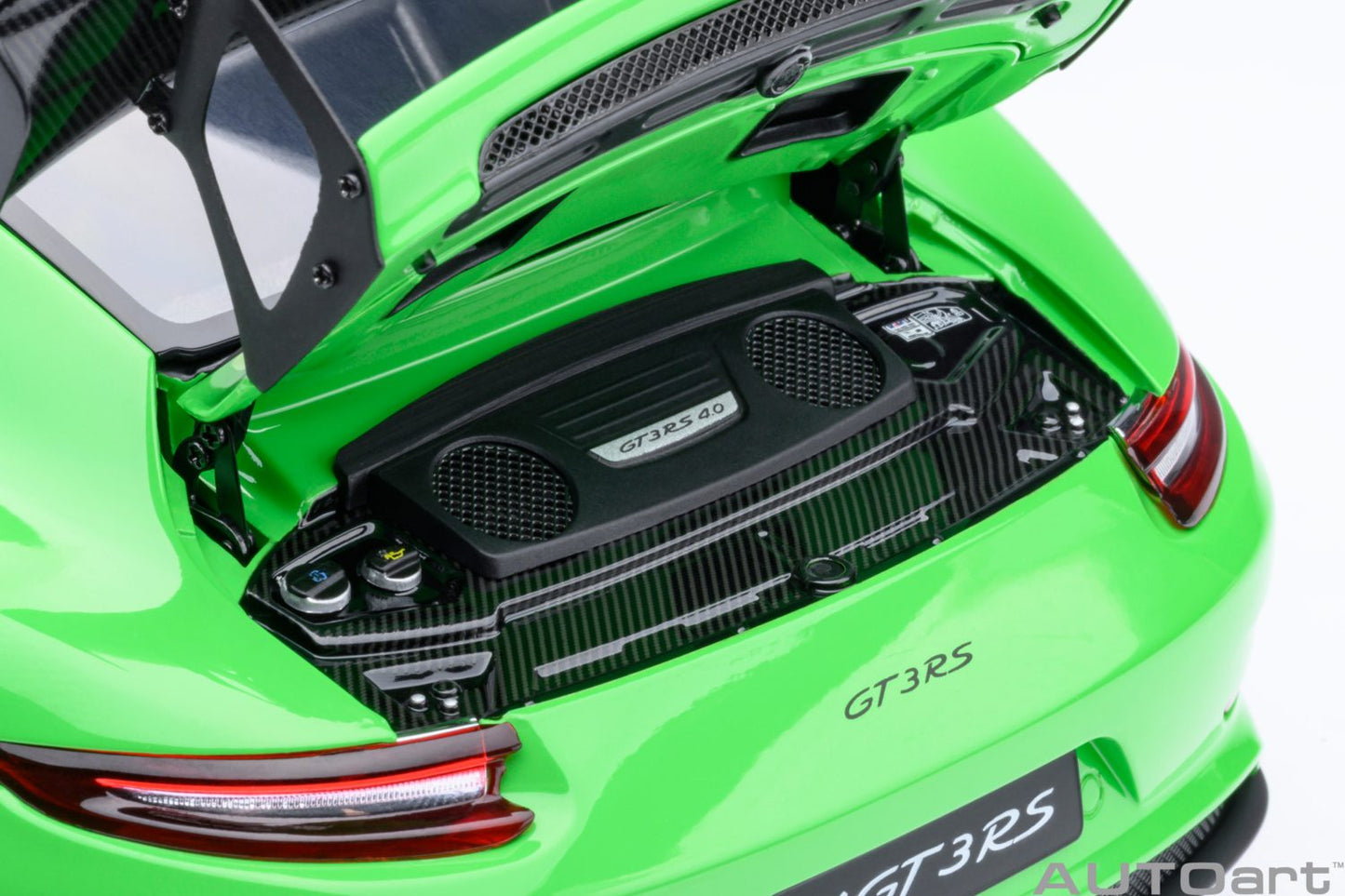 AUTOart Porsche 911 991.2 GT3 RS w/ Weissach Pkg Lizard Green 1:18