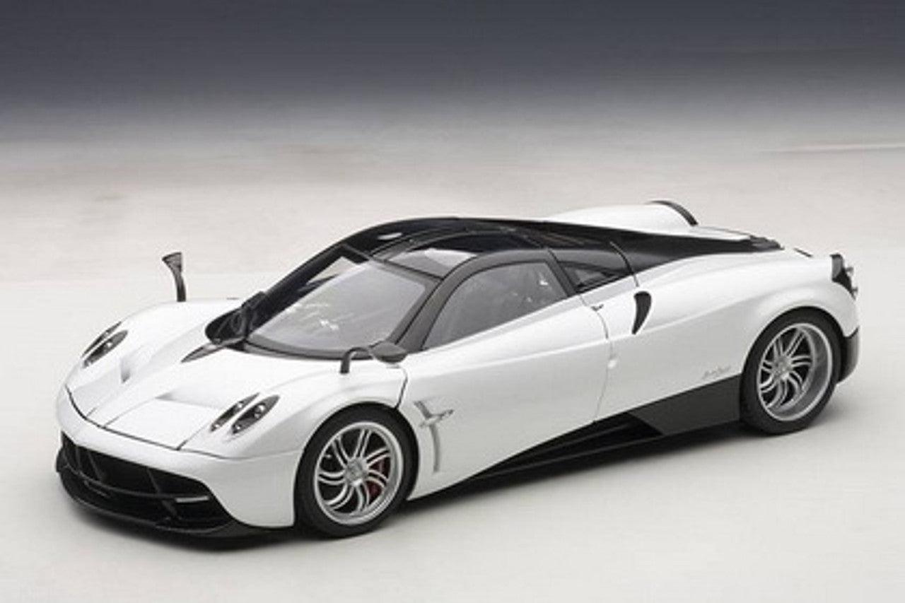 AUTOart Signature Pagani Huayra White DIECAST 1:18
