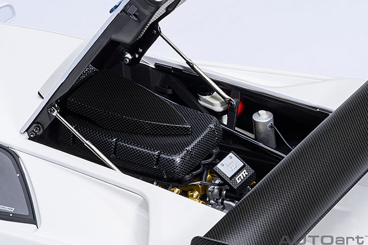 AUTOart Lamborghini Diablo GTR Impact White 1:18