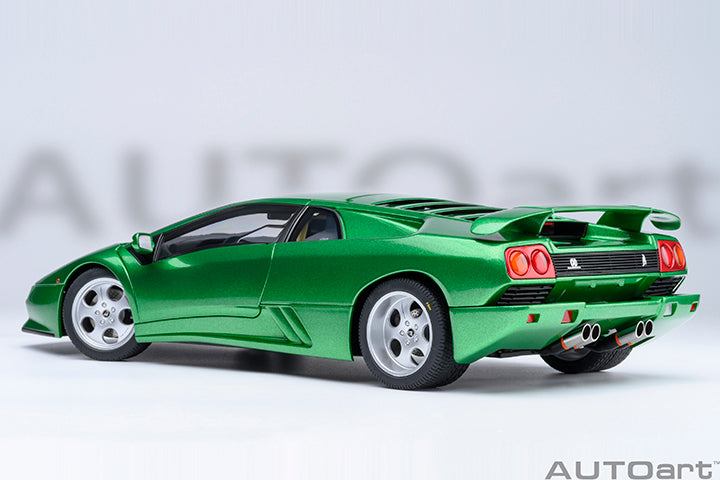 STM Diecast AUTOart 1995 Lamborghini Diablo SE30 Verde Medio Metallic Green 1:18 - View 2