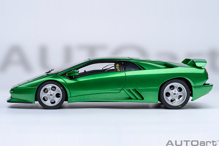 STM Diecast AUTOart 1995 Lamborghini Diablo SE30 Verde Medio Metallic Green 1:18 - View 5