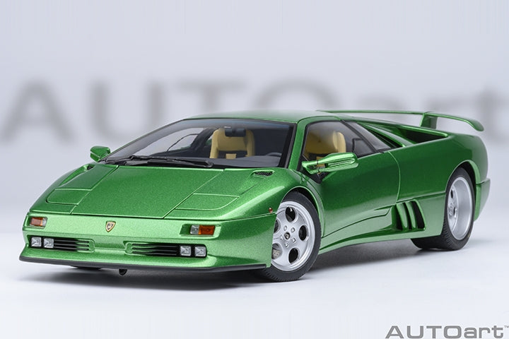 STM Diecast AUTOart 1995 Lamborghini Diablo SE30 Verde Medio Metallic Green 1:18 - View 4