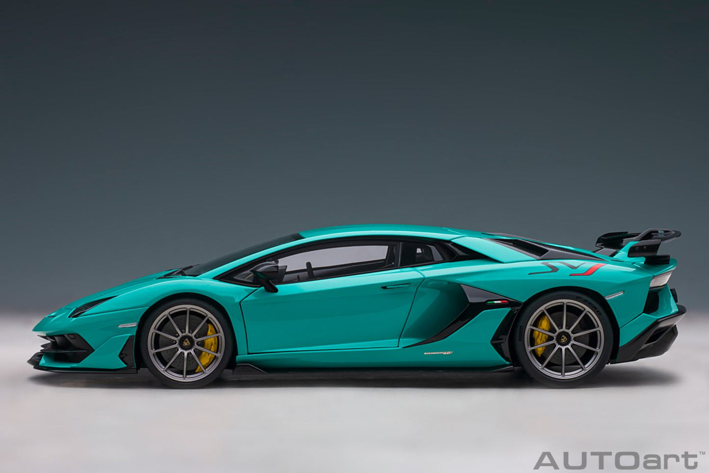 AUTOart Lamborghini Aventador SVJ Blu Glauco (Solid Blue) 1:18