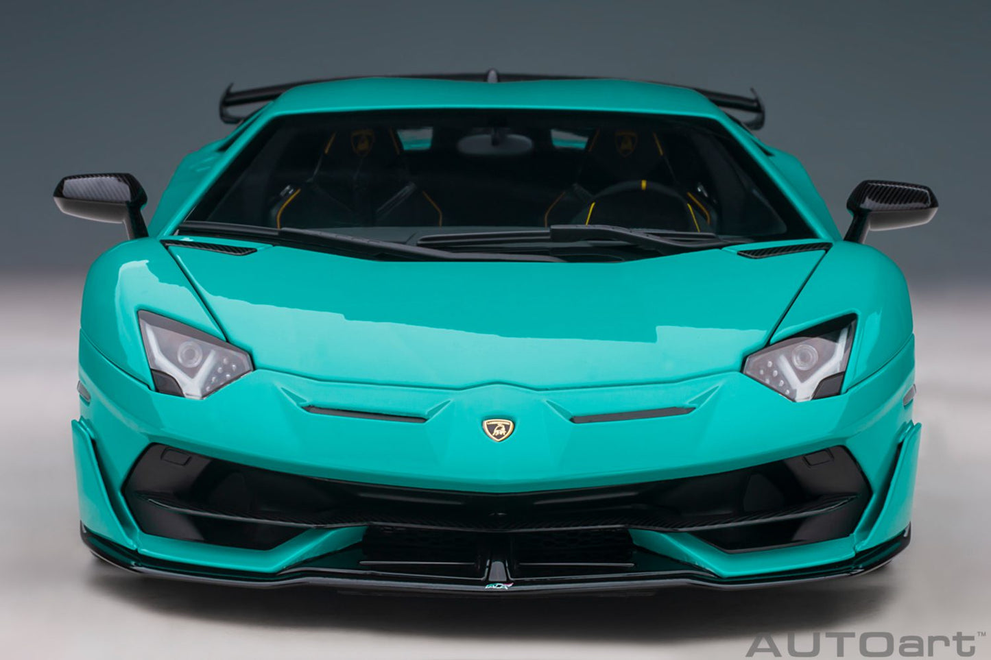 AUTOart Lamborghini Aventador SVJ Blu Glauco (Solid Blue) 1:18