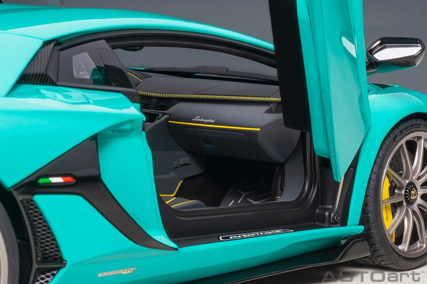 AUTOart Lamborghini Aventador SVJ Blu Glauco (Solid Blue) 1:18