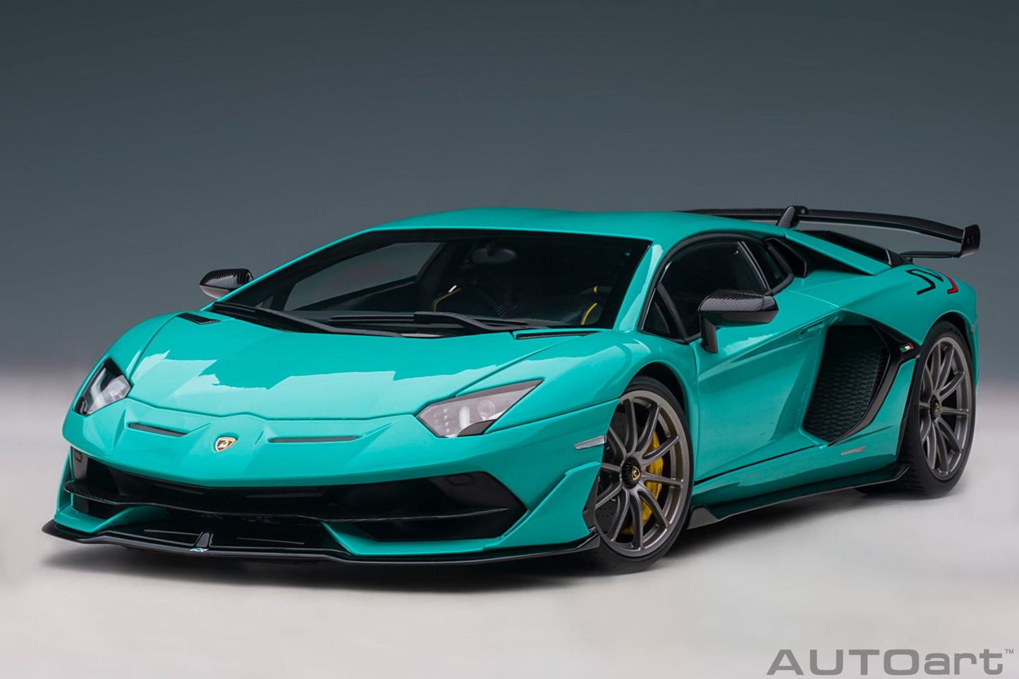 AUTOart Lamborghini Aventador SVJ Blu Glauco (Solid Blue) 1:18