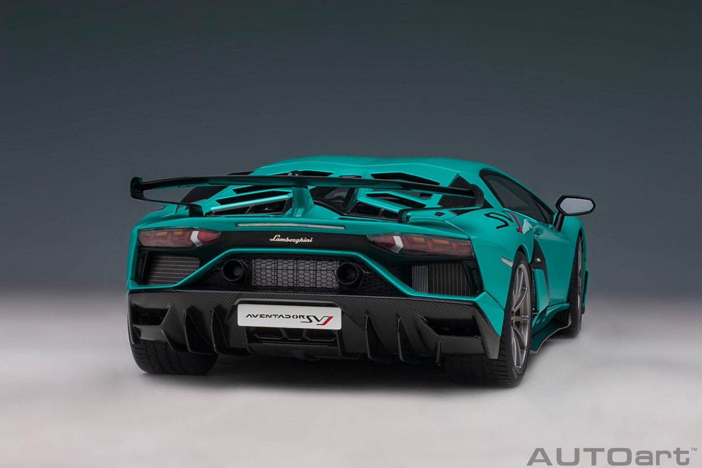 AUTOart Lamborghini Aventador SVJ Blu Glauco (Solid Blue) 1:18
