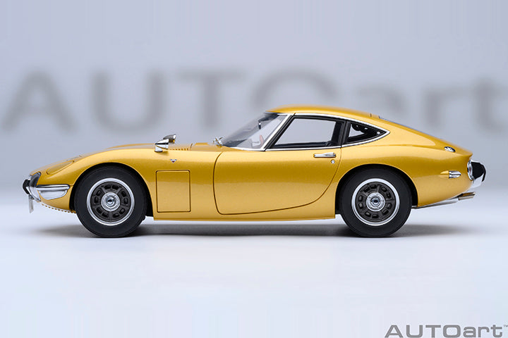 AUTOart 1967 Toyota 2000GT (Upgraded Version) Gold 1:18