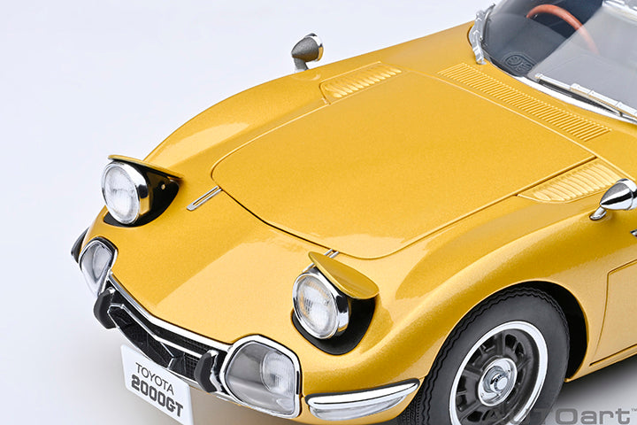 AUTOart 1967 Toyota 2000GT (Upgraded Version) Gold 1:18