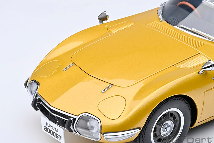 AUTOart 1967 Toyota 2000GT (Upgraded Version) Gold 1:18