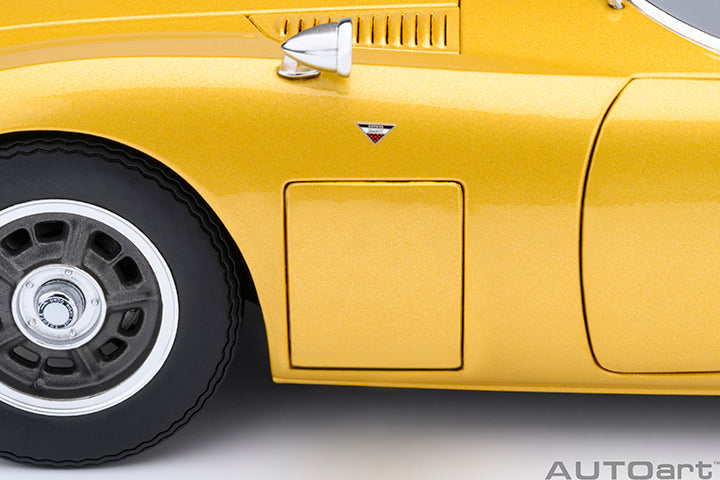 AUTOart 1967 Toyota 2000GT (Upgraded Version) Gold 1:18