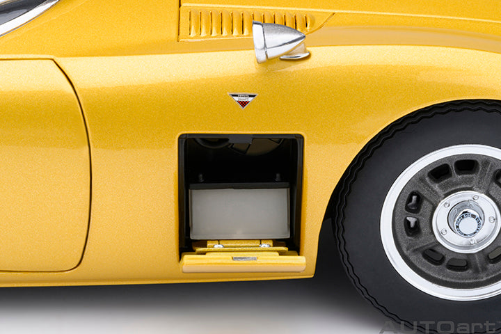 AUTOart 1967 Toyota 2000GT (Upgraded Version) Gold 1:18