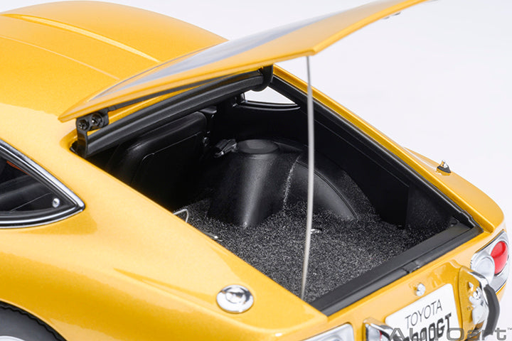 AUTOart 1967 Toyota 2000GT (Upgraded Version) Gold 1:18