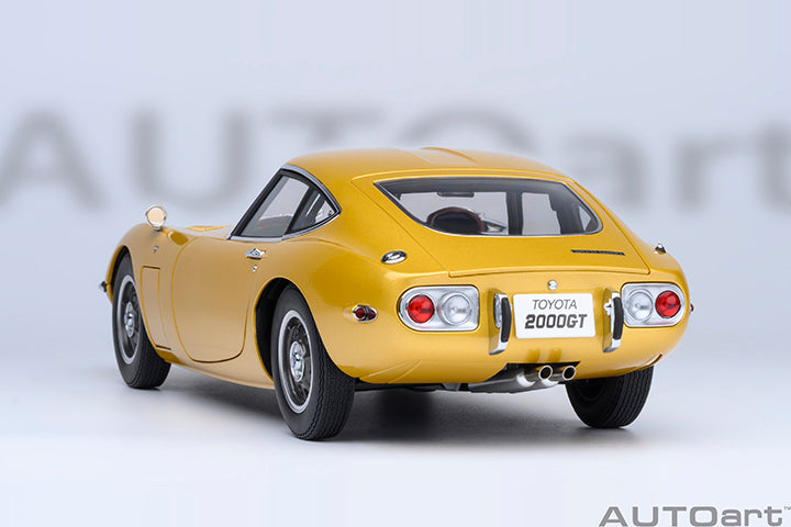 AUTOart 1967 Toyota 2000GT (Upgraded Version) Gold 1:18