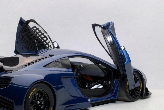 AUTOart Signature Mclaren MP4 12C GT3 Azure Blue DIECAST 1:18
