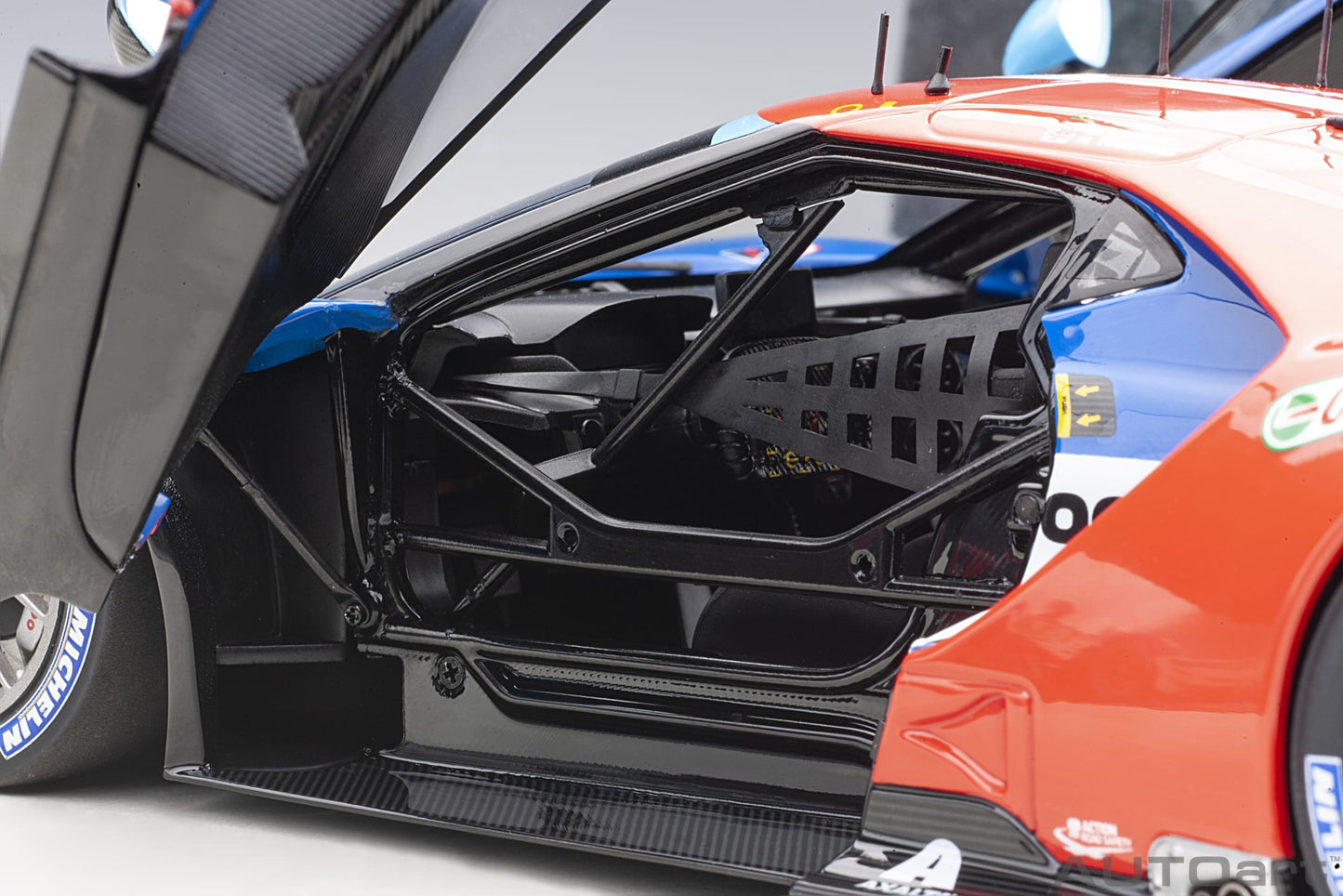 AUTOart 2017 Ford GT #67 24hr Le Mans GTE Pro 2017 1:18