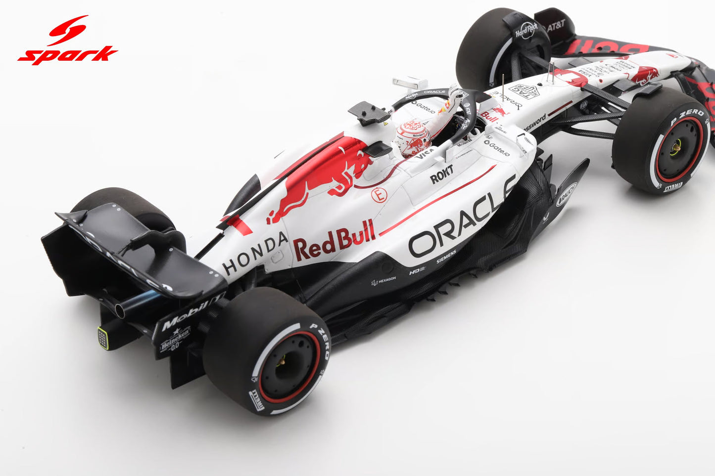 Spark-Model F1 RB21 Team Oracle Red Bull Racing #1 Winner Japan GP 2025 (Verstappen) 1:18 WITH DISPLAY