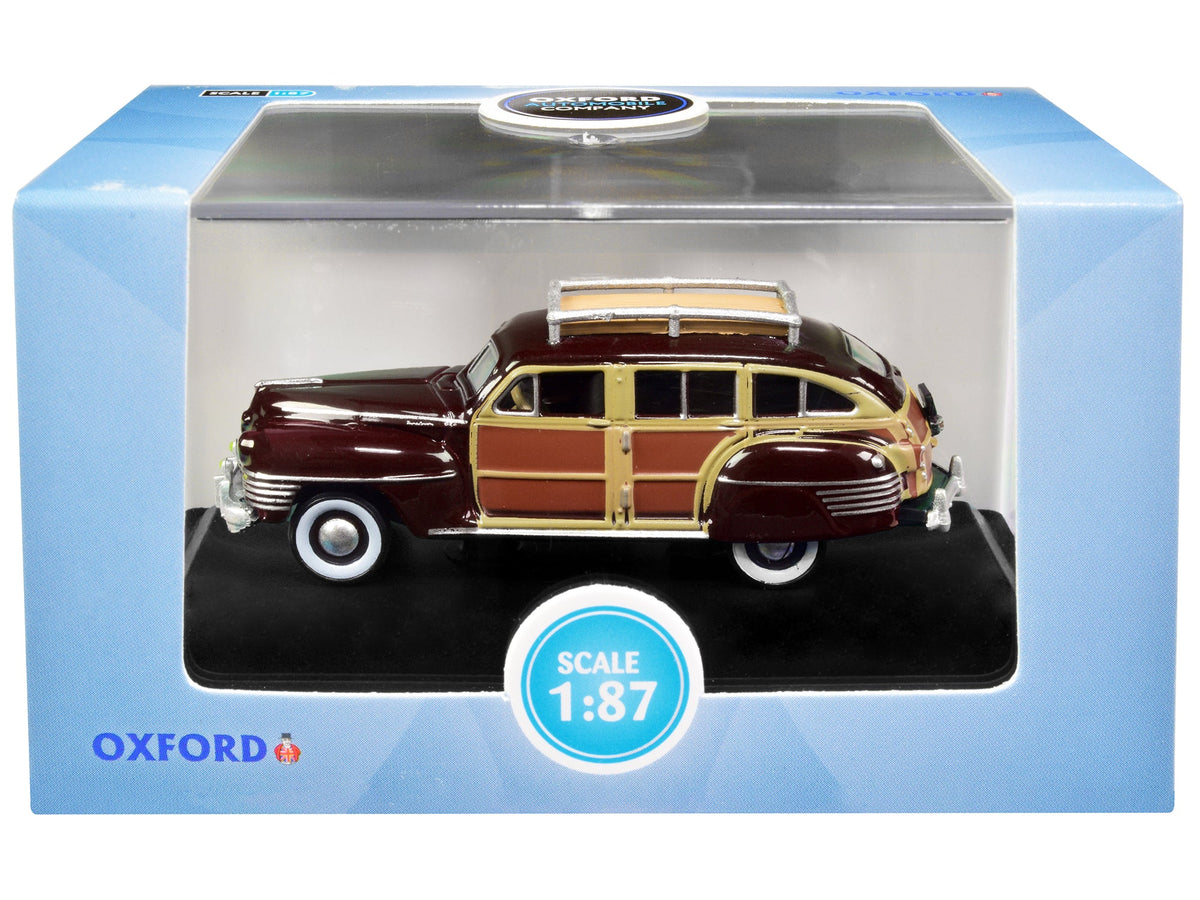 Rapid Vehicles 1942 Chrysler Town and Country Woody Wagon Regal Maroon with Roof Rack 1/87 (HO)...