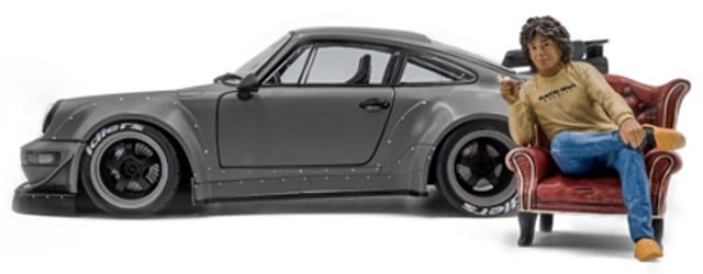 Solido 2016 Porsche 911 (964) RWB Bodykit Nardo Grey w/ Akira Nakai Figure 1:18
